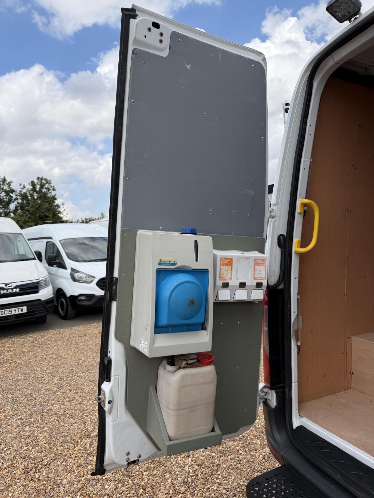 2019 Mercedes-Benz Sprinter 2.1 316 CDI Panel Van 5dr Diesel Manual RWD L2 H2 Euro 6 (163 ps) - Thumbnail 38