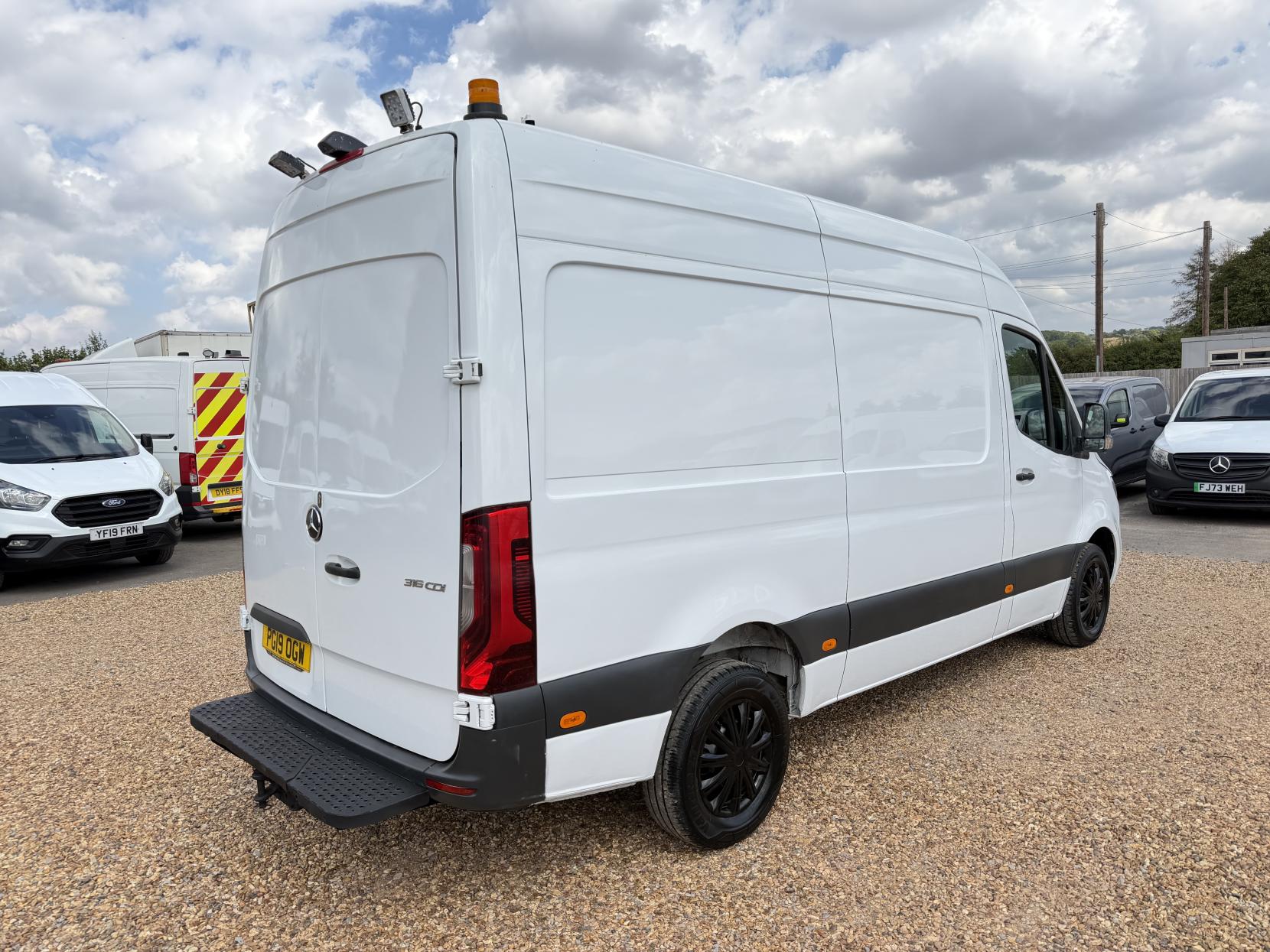 2019 Mercedes-Benz Sprinter 2.1 316 CDI Panel Van 5dr Diesel Manual RWD L2 H2 Euro 6 (163 ps) - Thumbnail 11