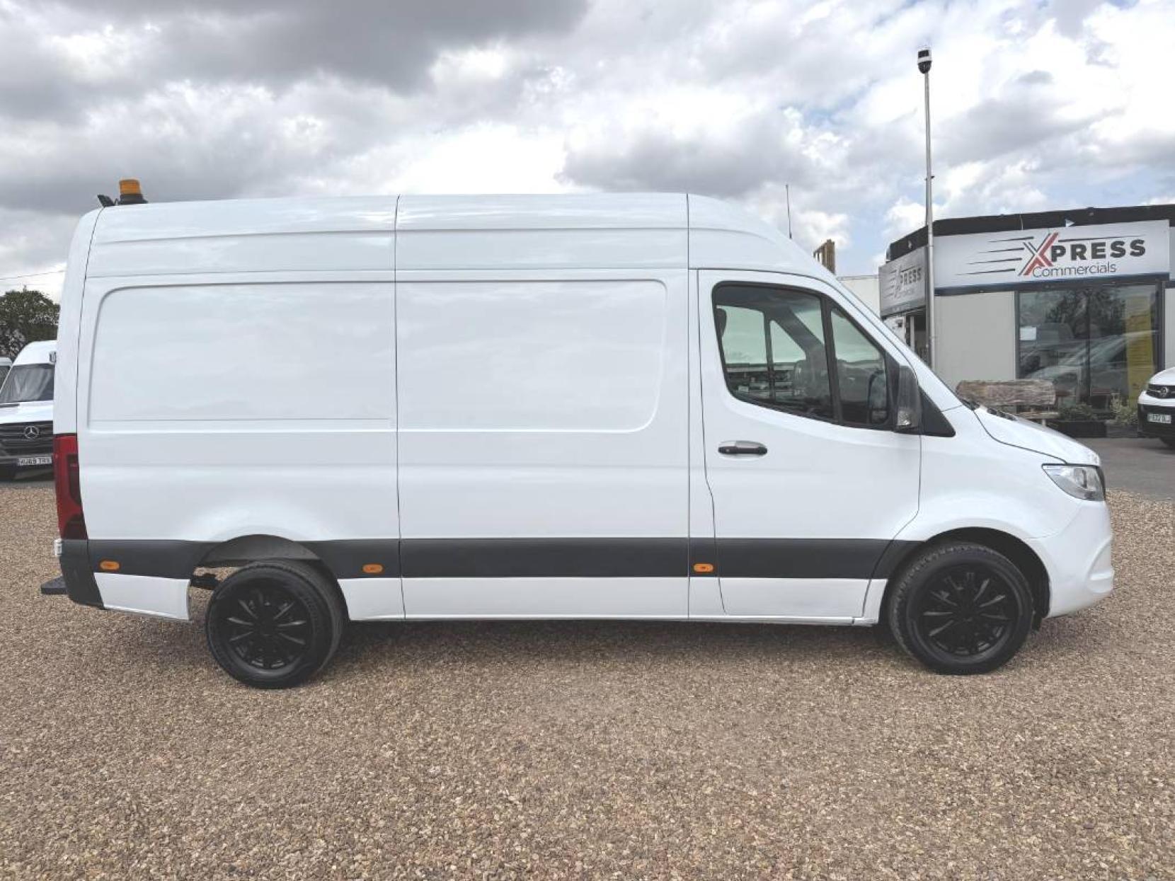 2019 Mercedes-Benz Sprinter 2.1 316 CDI Panel Van 5dr Diesel Manual RWD L2 H2 Euro 6 (163 ps) - Thumbnail 12