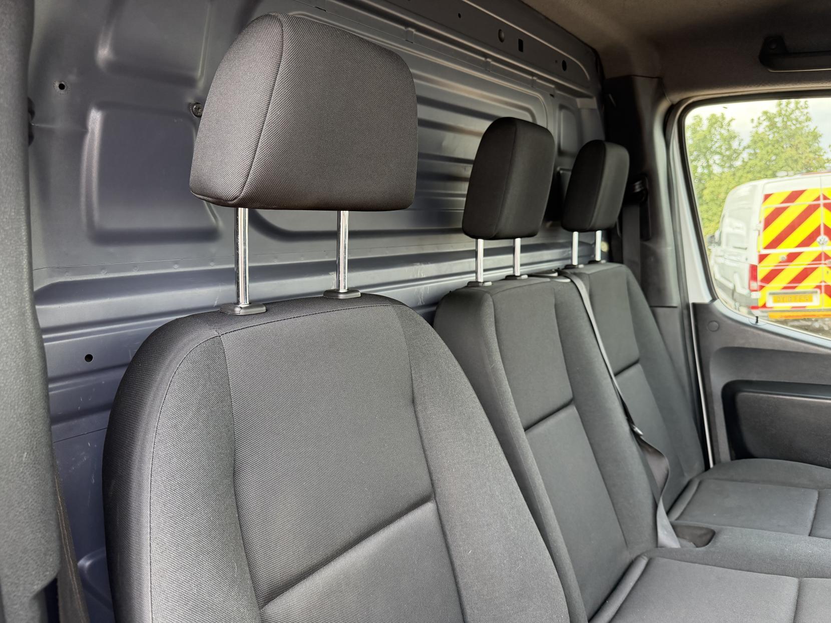 2019 Mercedes-Benz Sprinter 2.1 316 CDI Panel Van 5dr Diesel Manual RWD L2 H2 Euro 6 (163 ps) - Thumbnail 16
