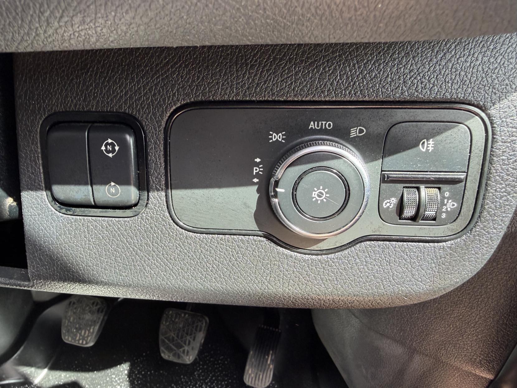 2019 Mercedes-Benz Sprinter 2.1 316 CDI Panel Van 5dr Diesel Manual RWD L2 H2 Euro 6 (163 ps) - Thumbnail 18