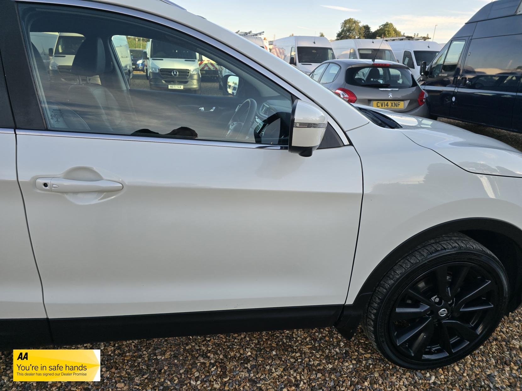 Nissan Qashqai 1.5 dCi Tekna SUV 5dr Diesel Manual 2WD Euro 5 (s/s) (110 ps)