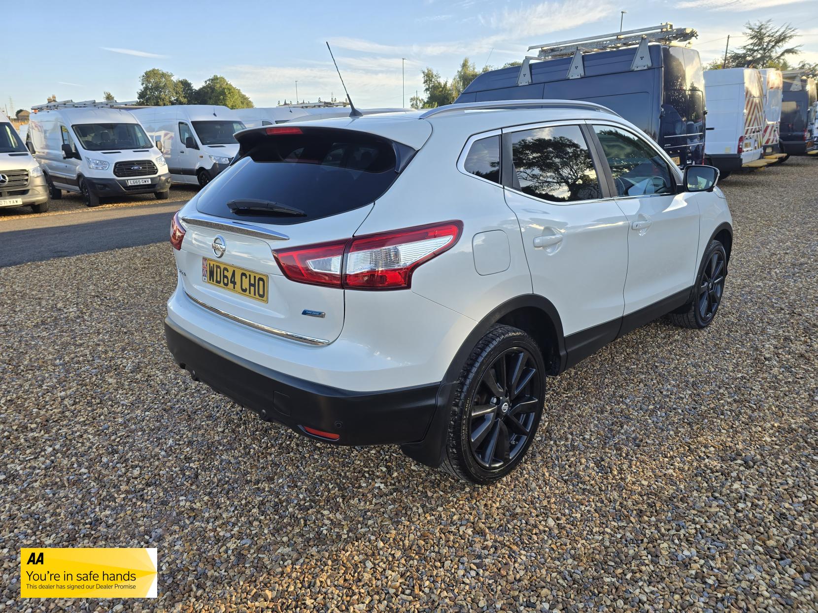 Nissan Qashqai 1.5 dCi Tekna SUV 5dr Diesel Manual 2WD Euro 5 (s/s) (110 ps)