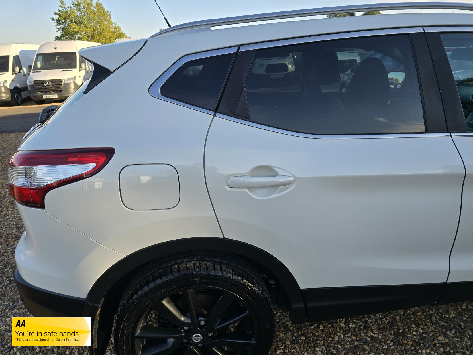 Nissan Qashqai 1.5 dCi Tekna SUV 5dr Diesel Manual 2WD Euro 5 (s/s) (110 ps)