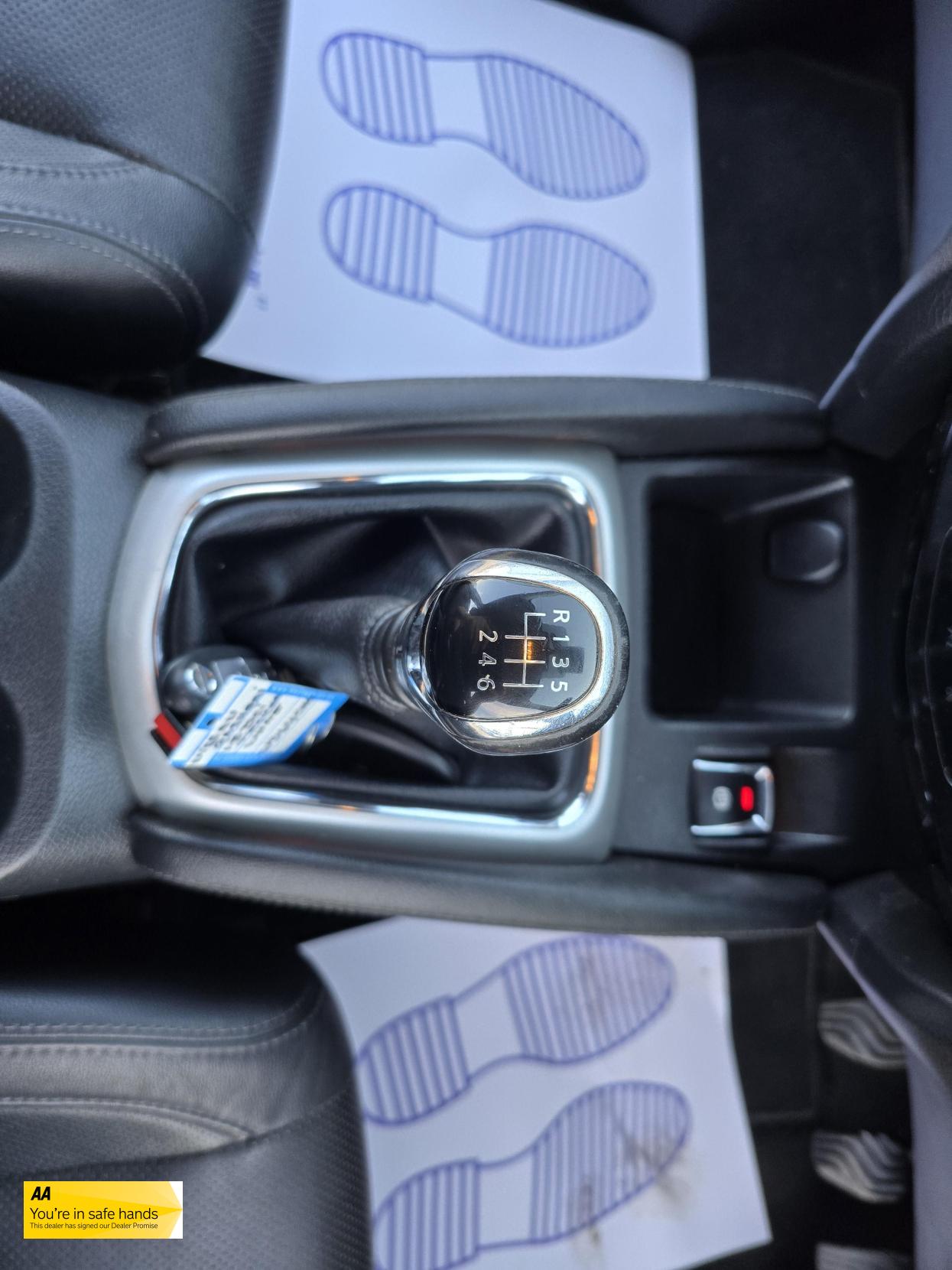 Nissan Qashqai 1.5 dCi Tekna SUV 5dr Diesel Manual 2WD Euro 5 (s/s) (110 ps)