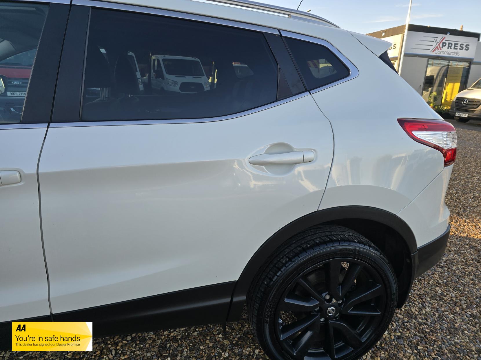 Nissan Qashqai 1.5 dCi Tekna SUV 5dr Diesel Manual 2WD Euro 5 (s/s) (110 ps)