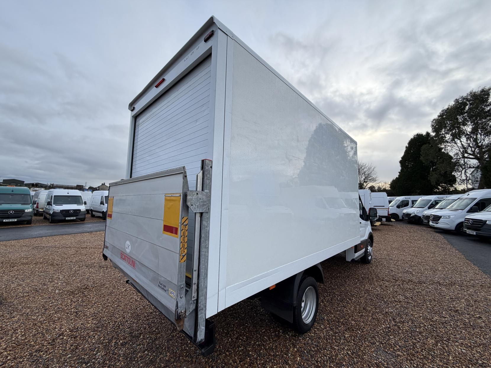 Ford Transit 2.0 350 EcoBlue HD Leader Chassis Cab 2dr Diesel Manual RWD L4 Euro 6 (s/s) (DRW) (130 ps)