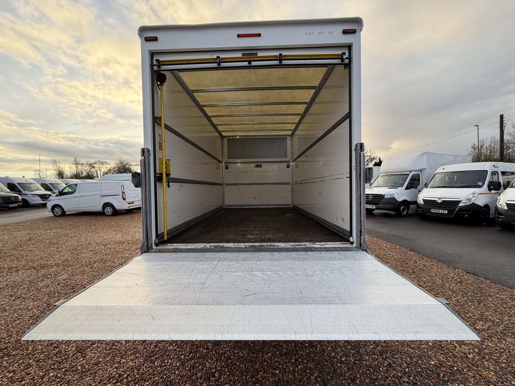 Ford Transit 2.0 350 EcoBlue HD Leader Chassis Cab 2dr Diesel Manual RWD L4 Euro 6 (s/s) (DRW) (130 ps)