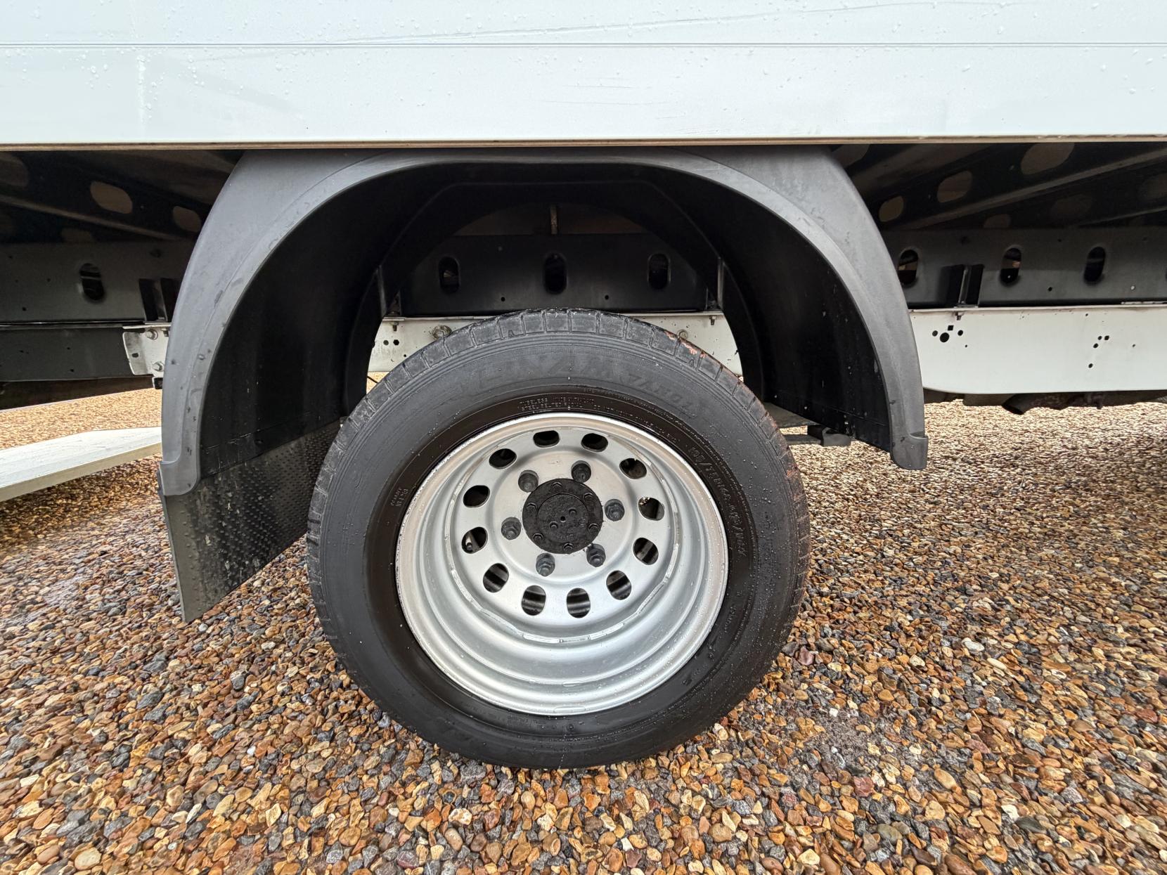 Ford Transit 2.0 350 EcoBlue HD Leader Chassis Cab 2dr Diesel Manual RWD L4 Euro 6 (s/s) (DRW) (130 ps)