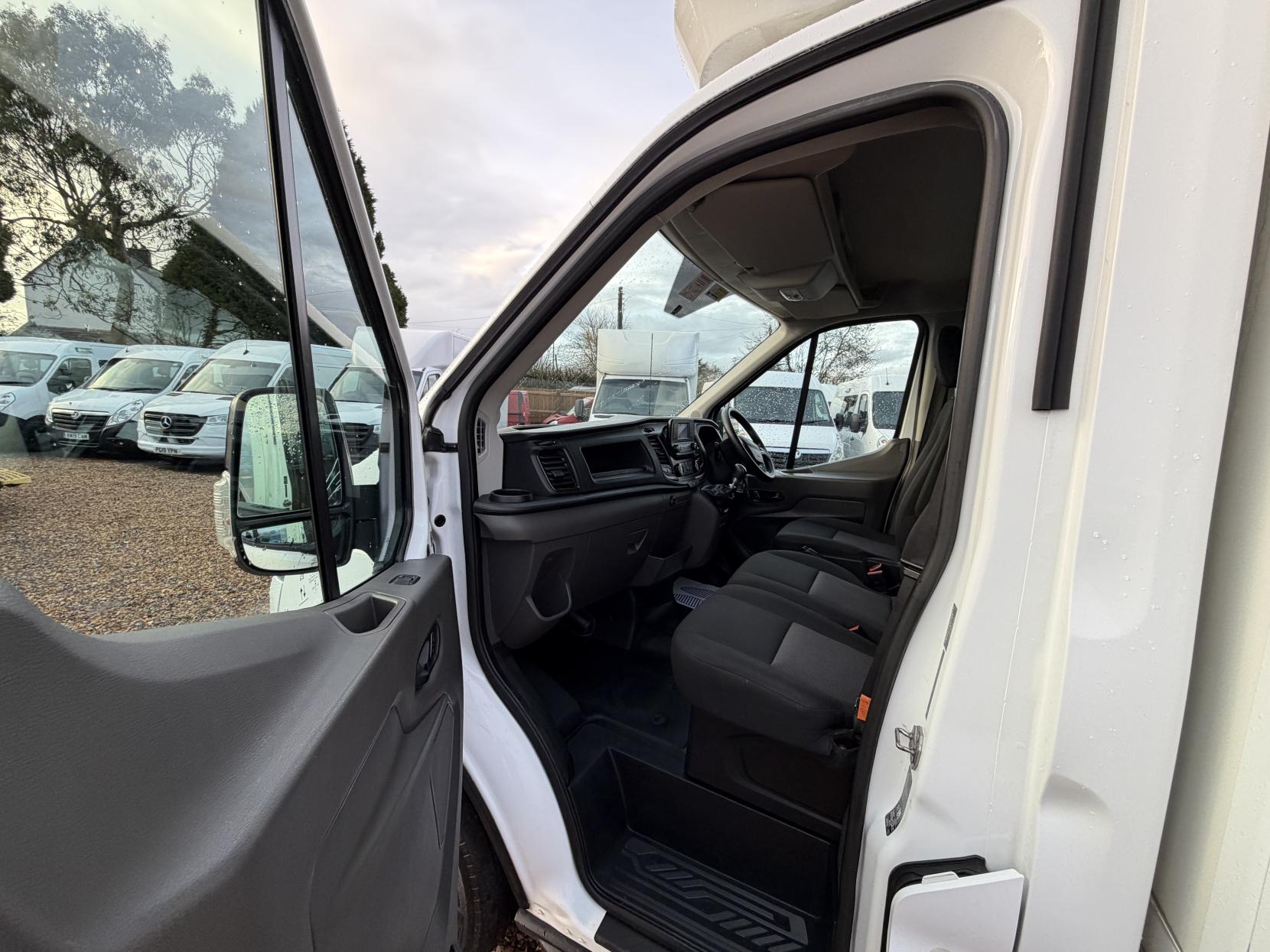 Ford Transit 2.0 350 EcoBlue HD Leader Chassis Cab 2dr Diesel Manual RWD L4 Euro 6 (s/s) (DRW) (130 ps)