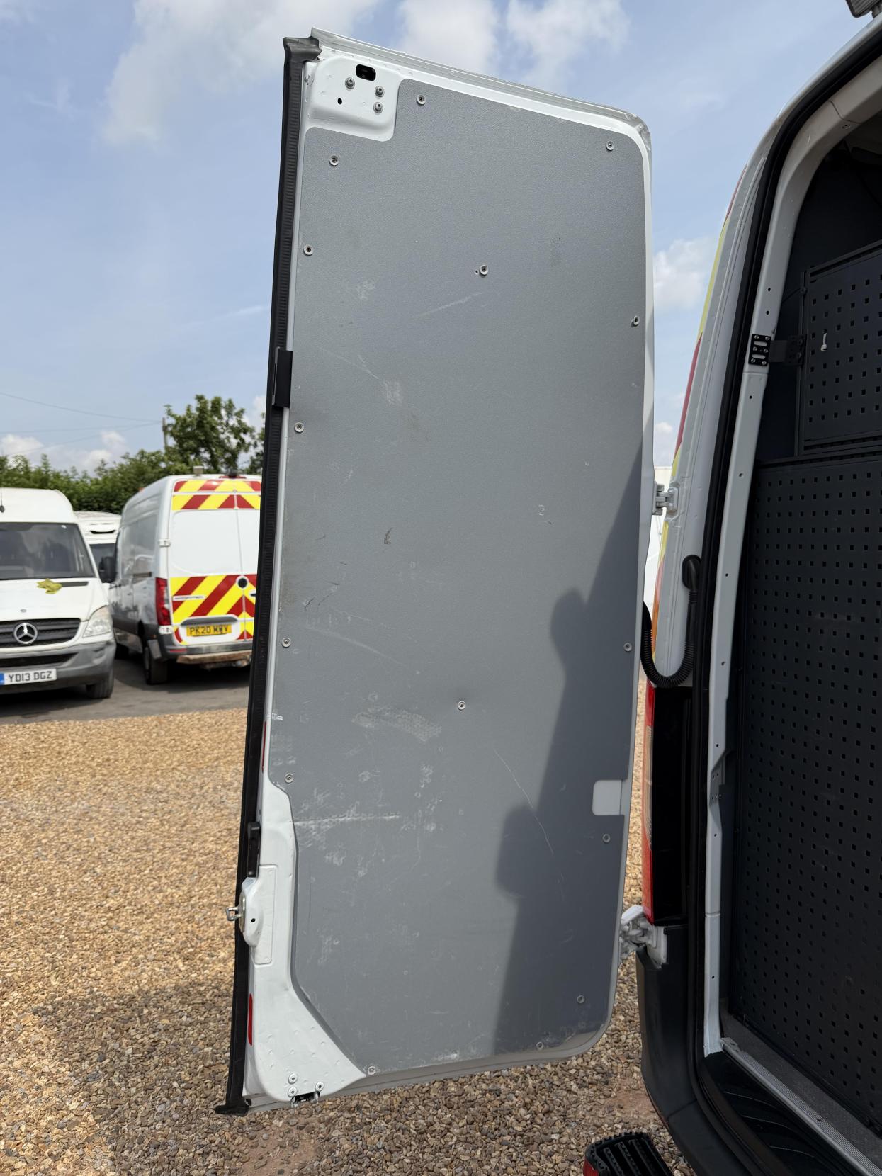 2020 Mercedes-Benz Sprinter 2.1 314 CDI Panel Van 5dr Diesel Manual FWD L2 H2 Euro 6 (143 ps) - Thumbnail 29