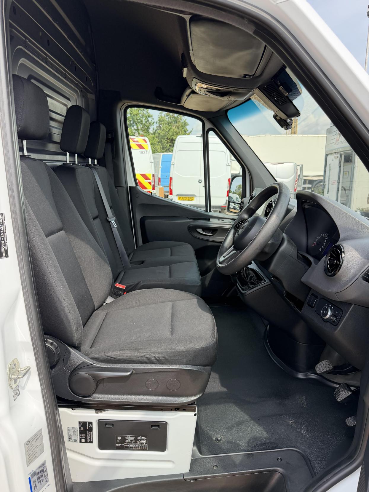 2020 Mercedes-Benz Sprinter 2.1 314 CDI Panel Van 5dr Diesel Manual FWD L2 H2 Euro 6 (143 ps) - Thumbnail 15