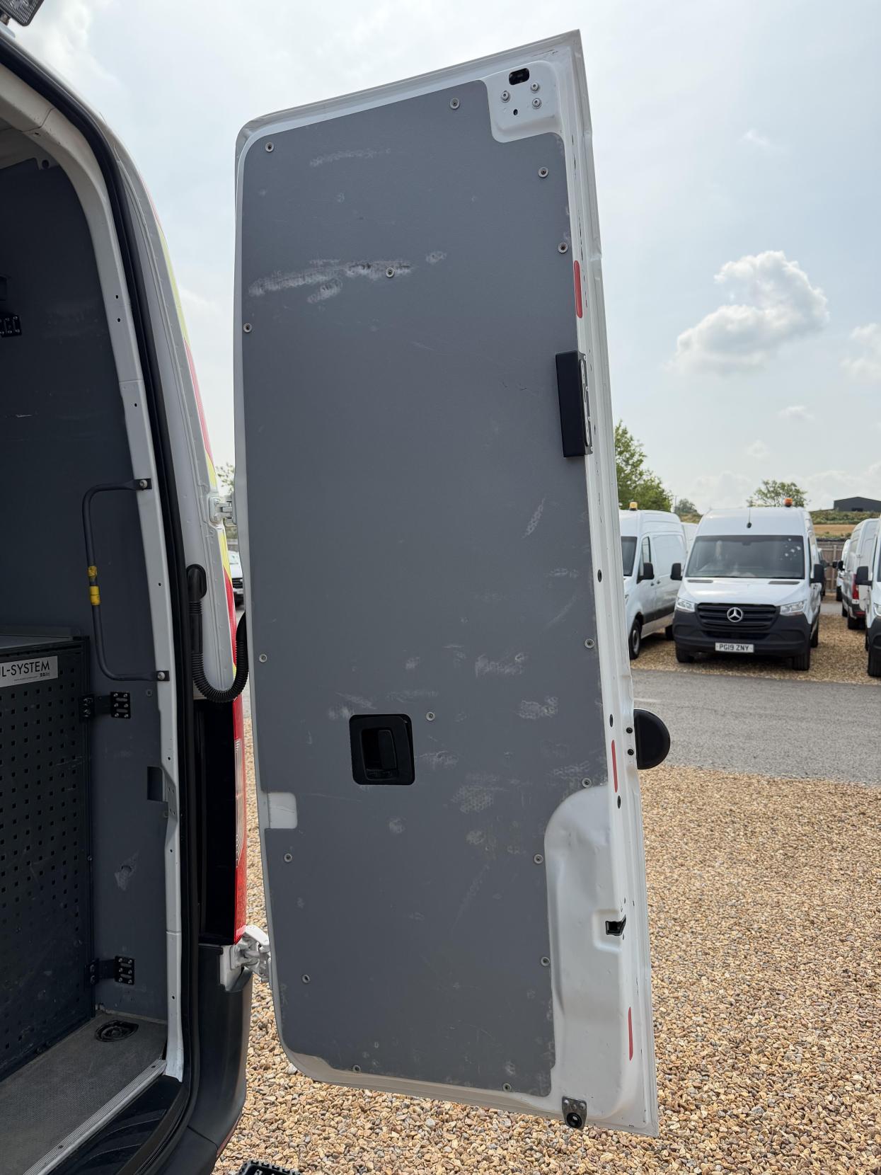 2020 Mercedes-Benz Sprinter 2.1 314 CDI Panel Van 5dr Diesel Manual FWD L2 H2 Euro 6 (143 ps) - Thumbnail 36