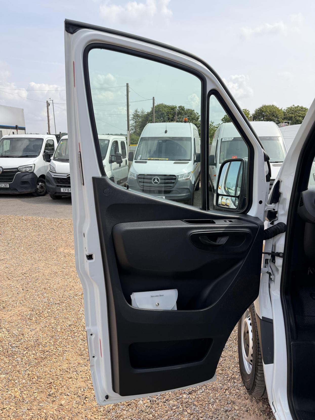 2020 Mercedes-Benz Sprinter 2.1 314 CDI Panel Van 5dr Diesel Manual FWD L2 H2 Euro 6 (143 ps) - Thumbnail 19