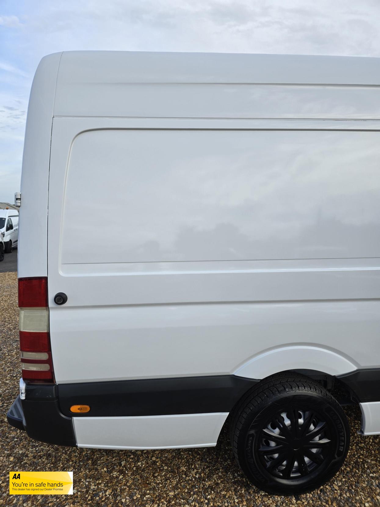 Mercedes-Benz Sprinter 2.1 311 CDi Panel Van 5dr Diesel Manual RWD L3 H3 (234 g/km, 112 bhp)
