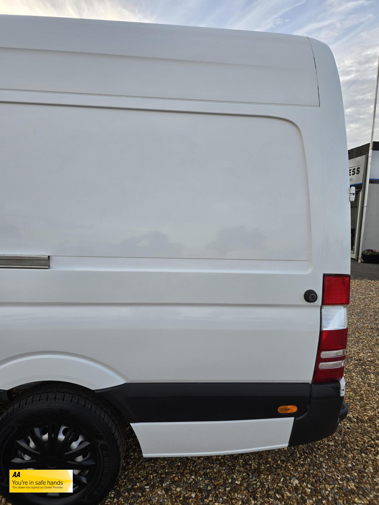 Mercedes-Benz Sprinter 2.1 311 CDi Panel Van 5dr Diesel Manual RWD L3 H3 (234 g/km, 112 bhp)