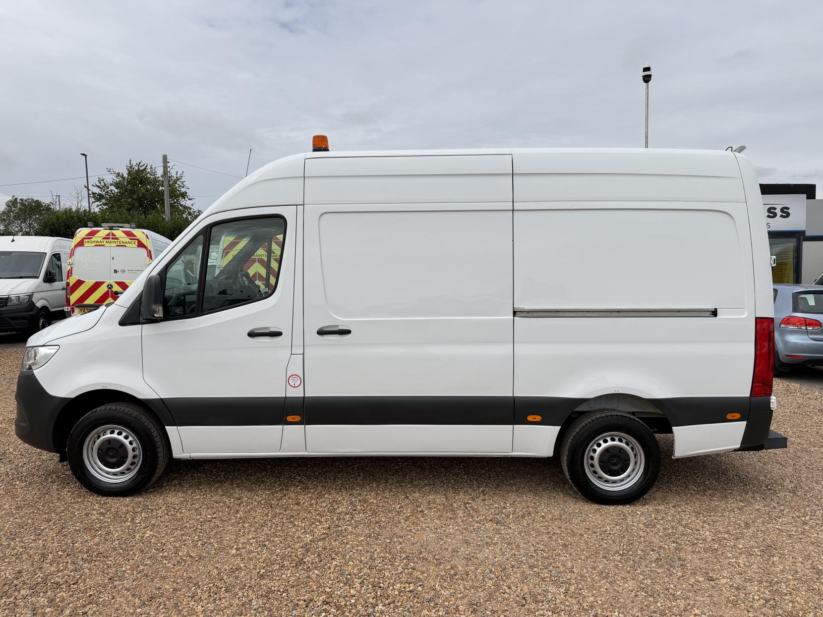 2020 Mercedes-Benz Sprinter 2.1 316 CDI Panel Van 5dr Diesel Manual RWD L2 H2 Euro 6 (163 ps) - Thumbnail 8