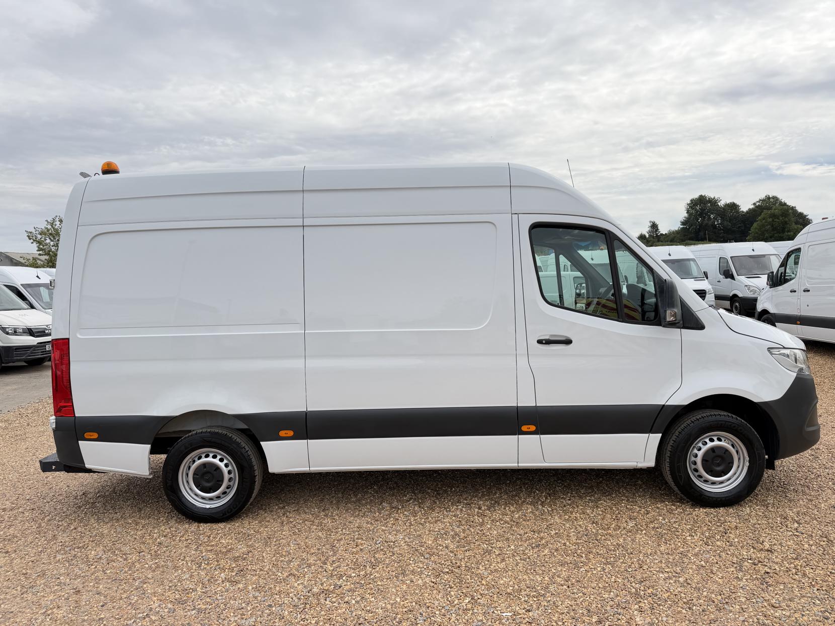 2020 Mercedes-Benz Sprinter 2.1 316 CDI Panel Van 5dr Diesel Manual RWD L2 H2 Euro 6 (163 ps) - Thumbnail 12