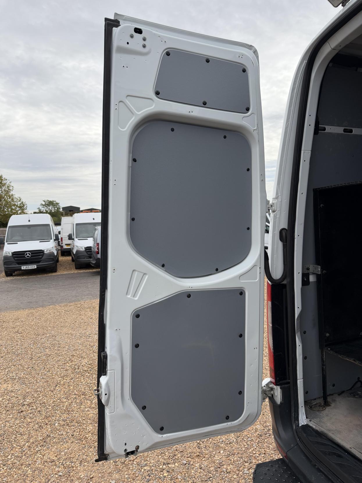 2020 Mercedes-Benz Sprinter 2.1 316 CDI Panel Van 5dr Diesel Manual RWD L2 H2 Euro 6 (163 ps) - Thumbnail 45