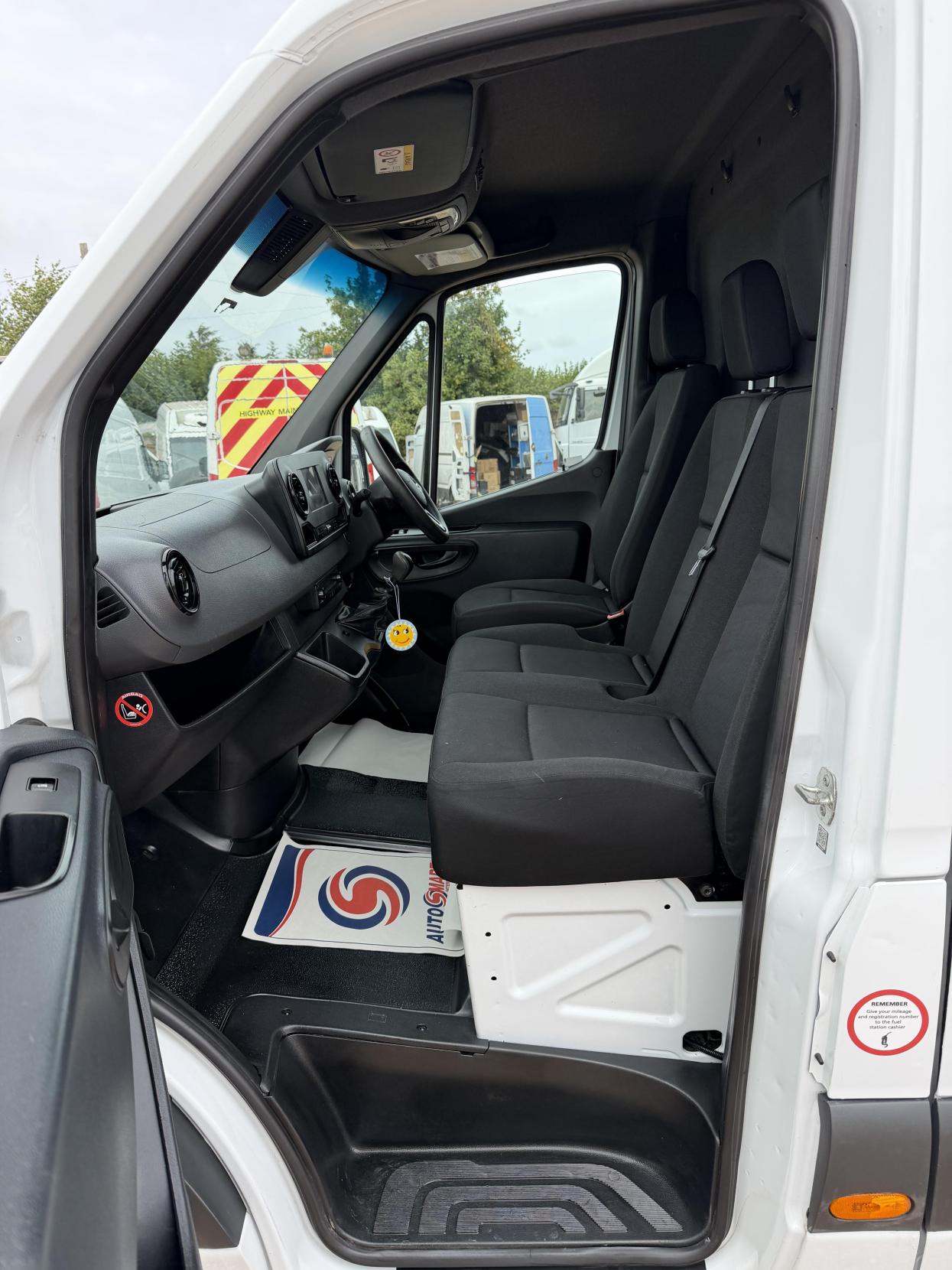 2020 Mercedes-Benz Sprinter 2.1 316 CDI Panel Van 5dr Diesel Manual RWD L2 H2 Euro 6 (163 ps) - Thumbnail 17