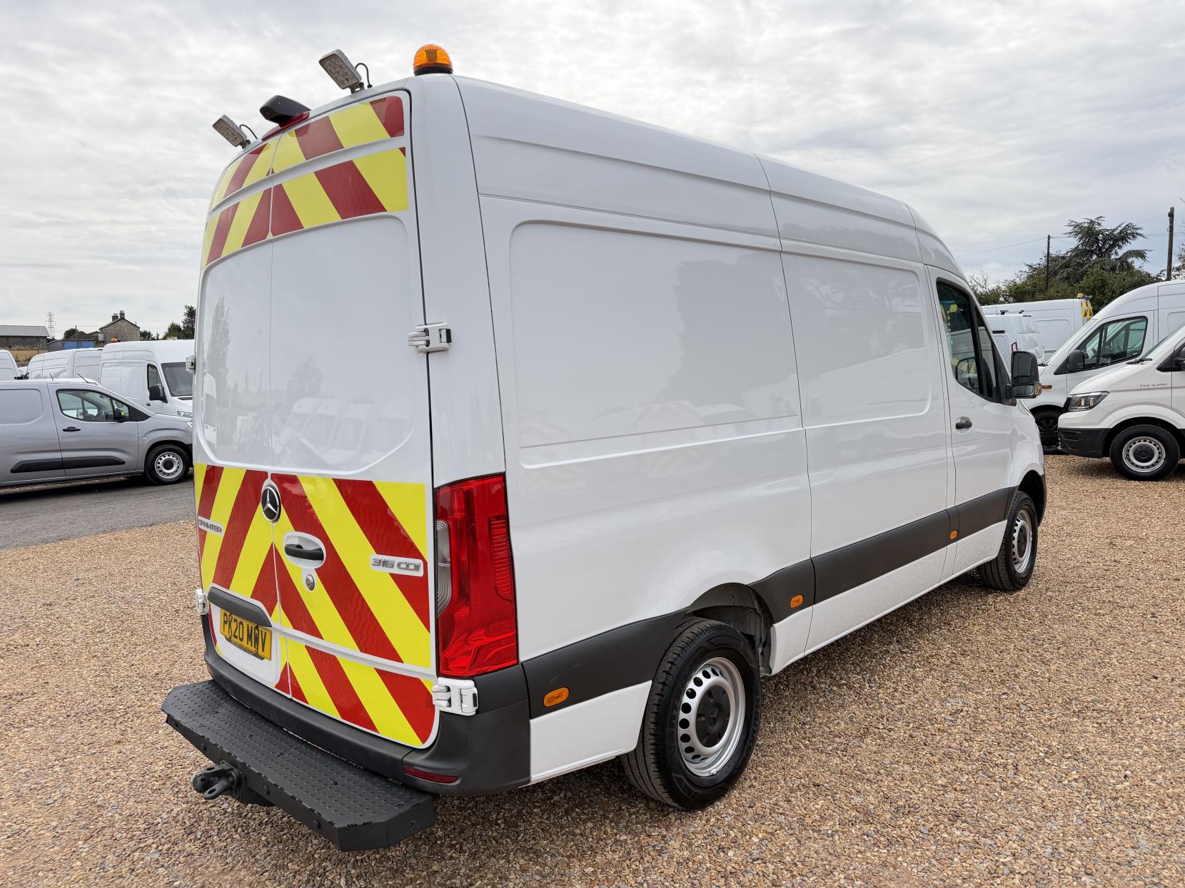 2020 Mercedes-Benz Sprinter 2.1 316 CDI Panel Van 5dr Diesel Manual RWD L2 H2 Euro 6 (163 ps) - Thumbnail 11