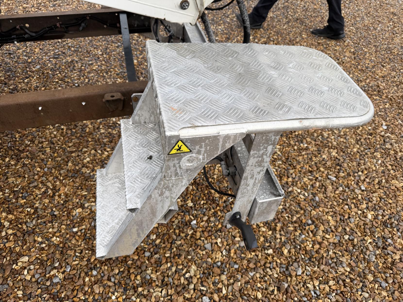 Nissan NT400 Cabstar 2.5 dCi 35.14 Chassis Cab 2dr Diesel Manual L3 (237 g/km, 136 bhp)