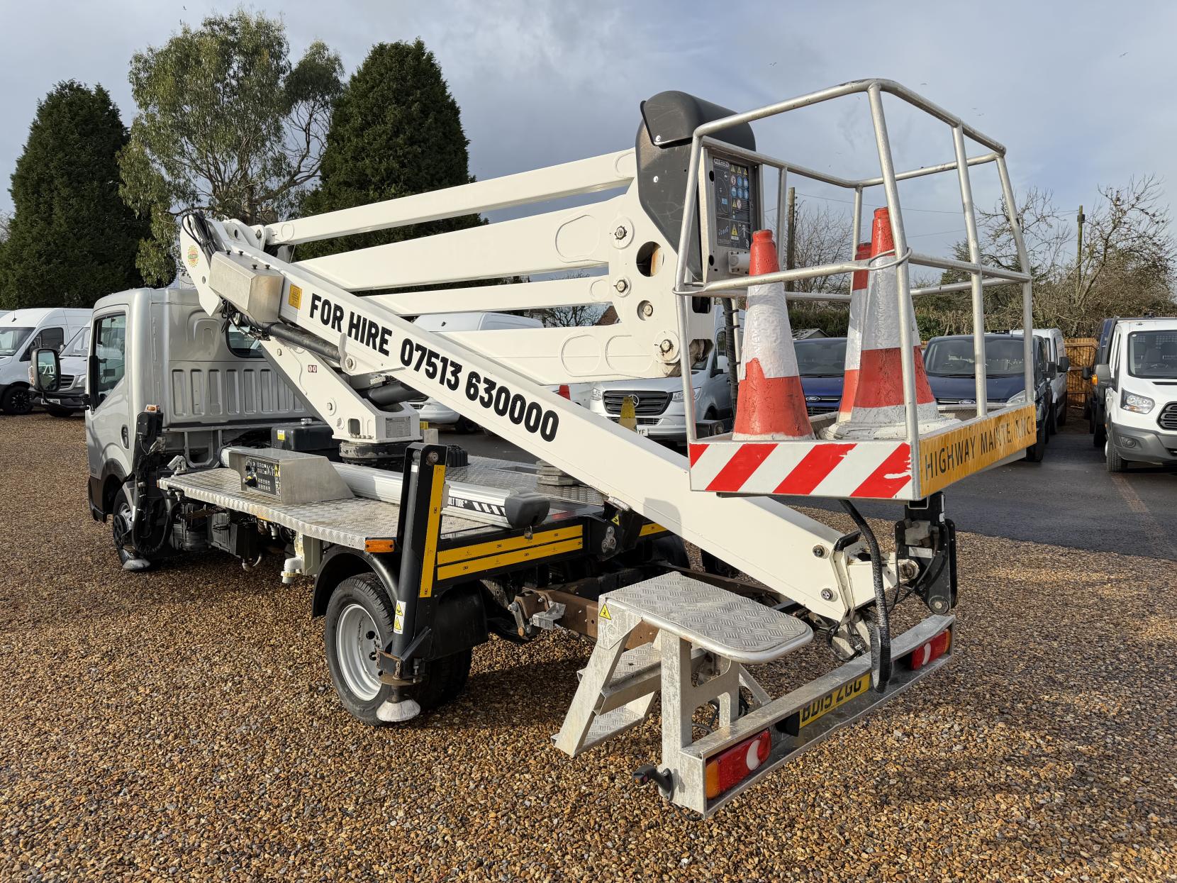 Nissan NT400 Cabstar 2.5 dCi 35.14 Chassis Cab 2dr Diesel Manual L3 (237 g/km, 136 bhp)