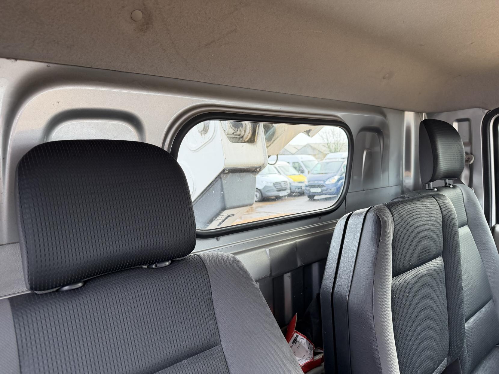 Nissan NT400 Cabstar 2.5 dCi 35.14 Chassis Cab 2dr Diesel Manual L3 (237 g/km, 136 bhp)