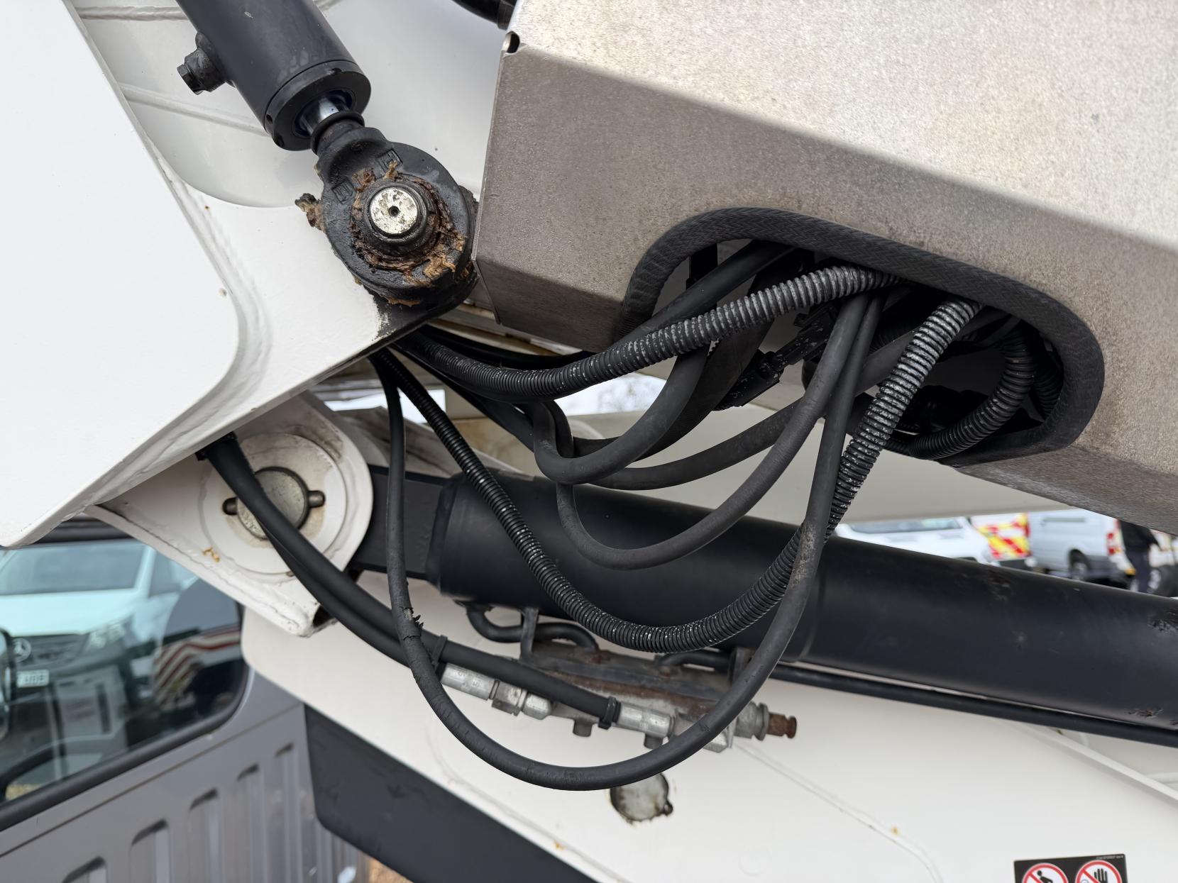 Nissan NT400 Cabstar 2.5 dCi 35.14 Chassis Cab 2dr Diesel Manual L3 (237 g/km, 136 bhp)