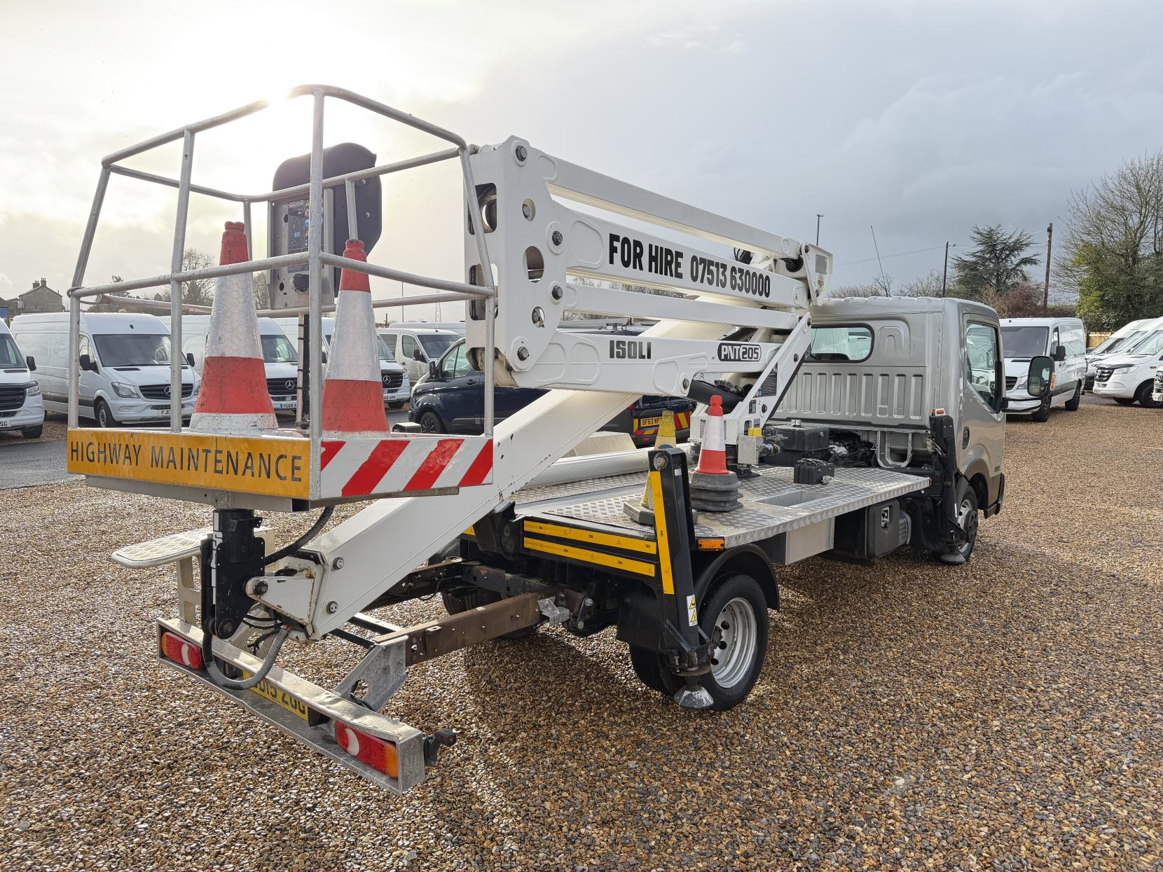 Nissan NT400 Cabstar 2.5 dCi 35.14 Chassis Cab 2dr Diesel Manual L3 (237 g/km, 136 bhp)