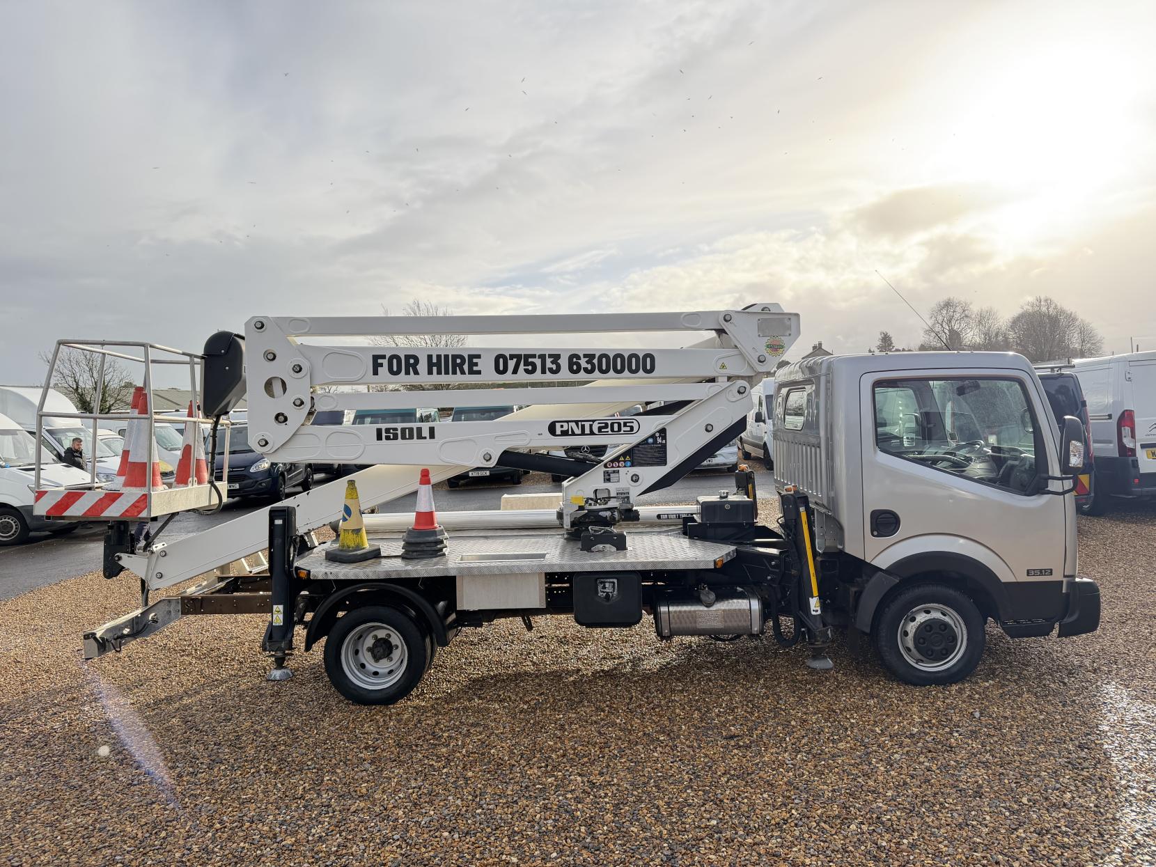 Nissan NT400 Cabstar 2.5 dCi 35.14 Chassis Cab 2dr Diesel Manual L3 (237 g/km, 136 bhp)