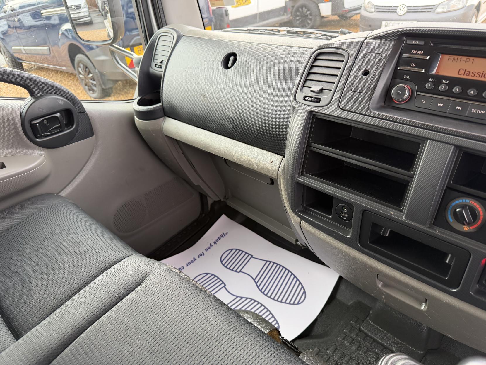 Nissan NT400 Cabstar 2.5 dCi 35.14 Chassis Cab 2dr Diesel Manual L3 (237 g/km, 136 bhp)