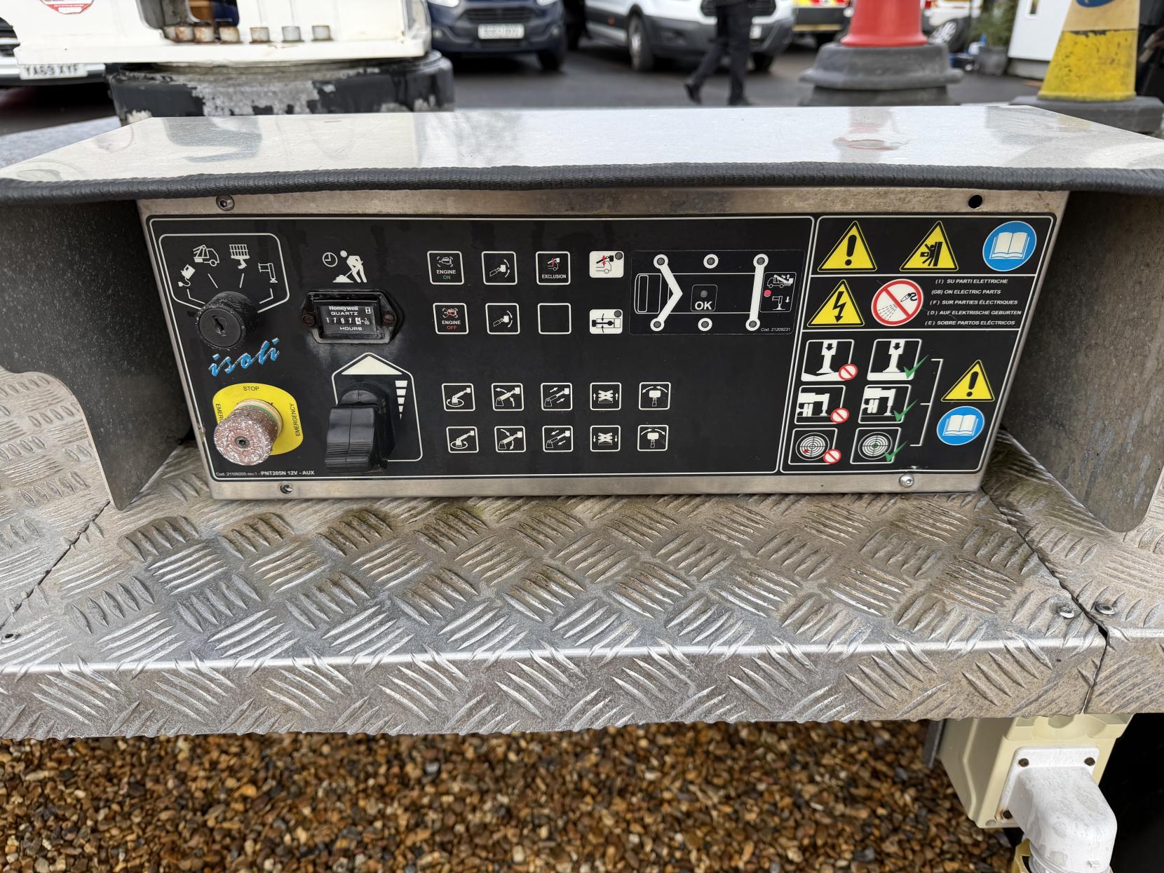 Nissan NT400 Cabstar 2.5 dCi 35.14 Chassis Cab 2dr Diesel Manual L3 (237 g/km, 136 bhp)