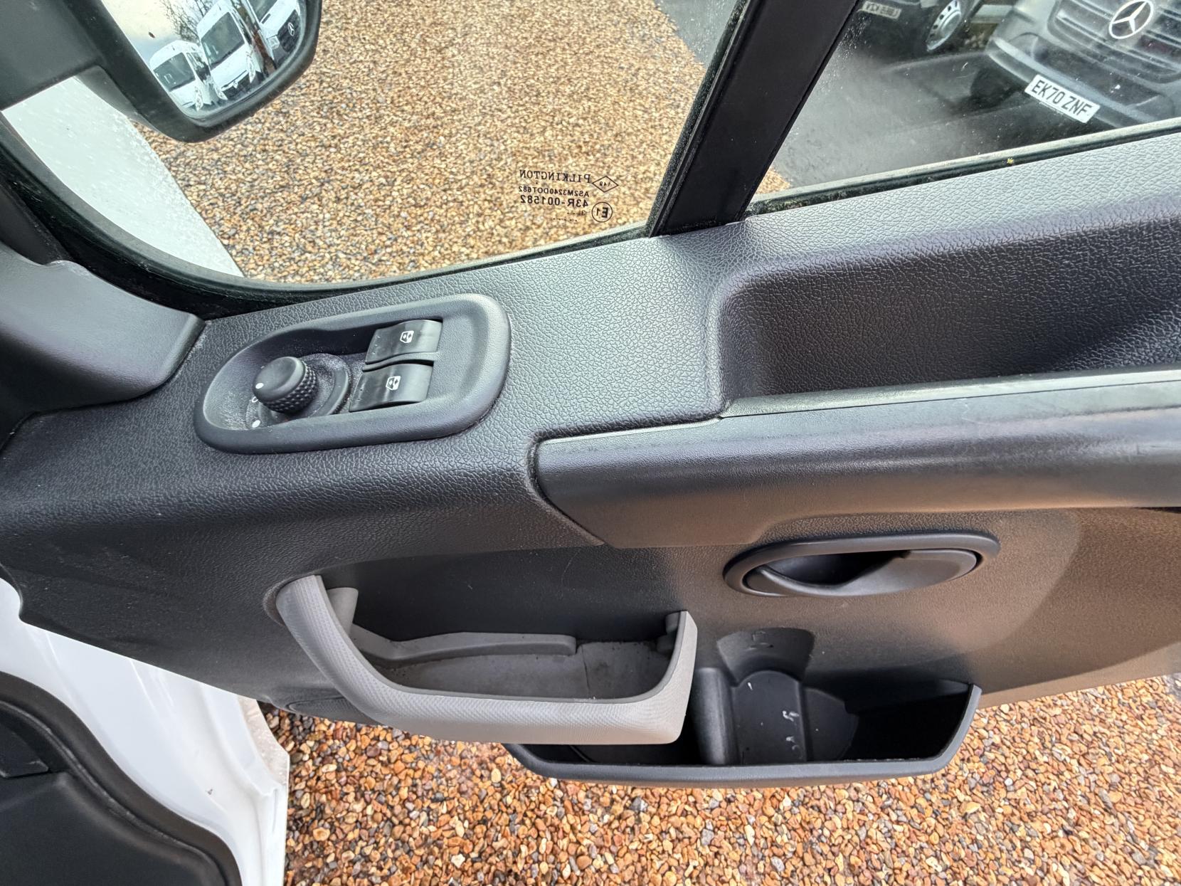 Vauxhall Movano 2.3 CDTi 3500 Panel Van 5dr Diesel Manual FWD L2 H2 Euro 6 (130 ps)