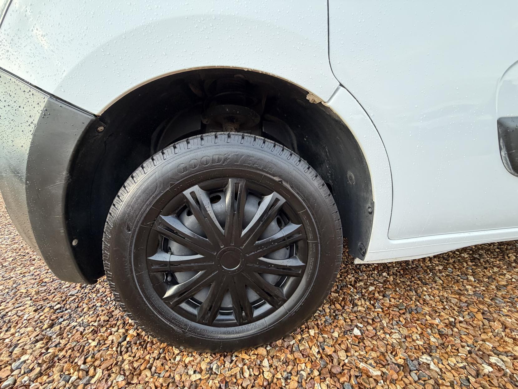 Vauxhall Movano 2.3 CDTi 3500 Panel Van 5dr Diesel Manual FWD L2 H2 Euro 6 (130 ps)