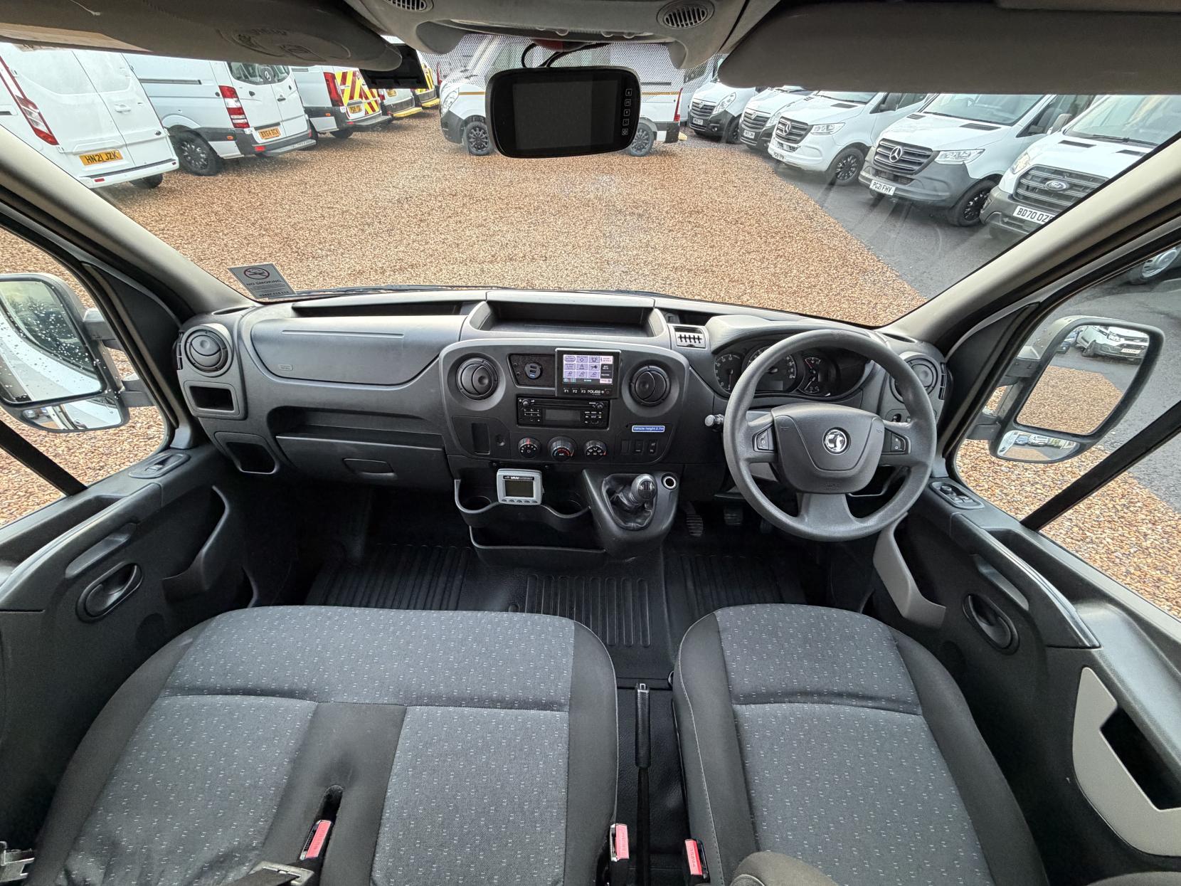 Vauxhall Movano 2.3 CDTi 3500 Panel Van 5dr Diesel Manual FWD L2 H2 Euro 6 (130 ps)