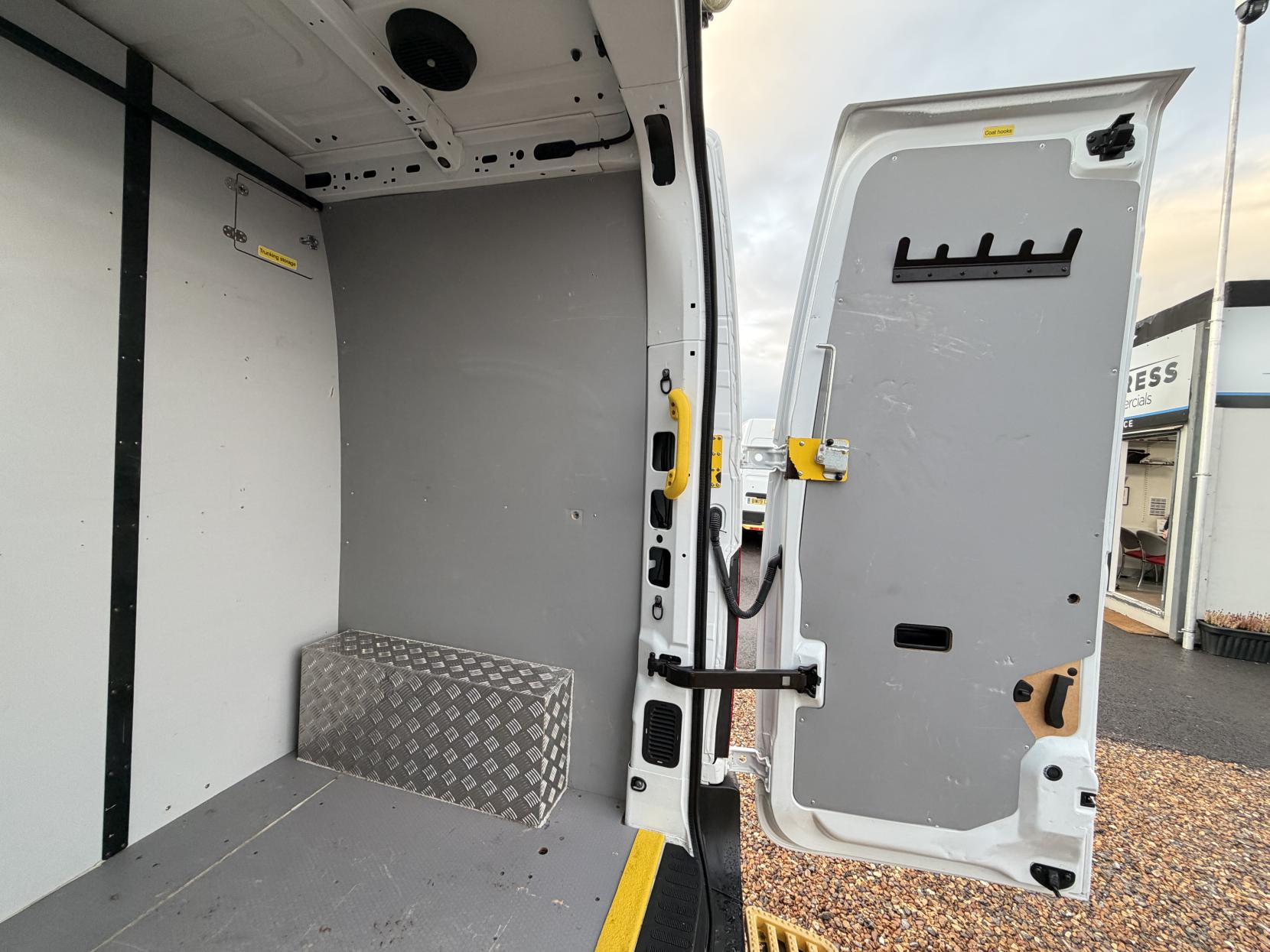 Vauxhall Movano 2.3 CDTi 3500 Panel Van 5dr Diesel Manual FWD L2 H2 Euro 6 (130 ps)