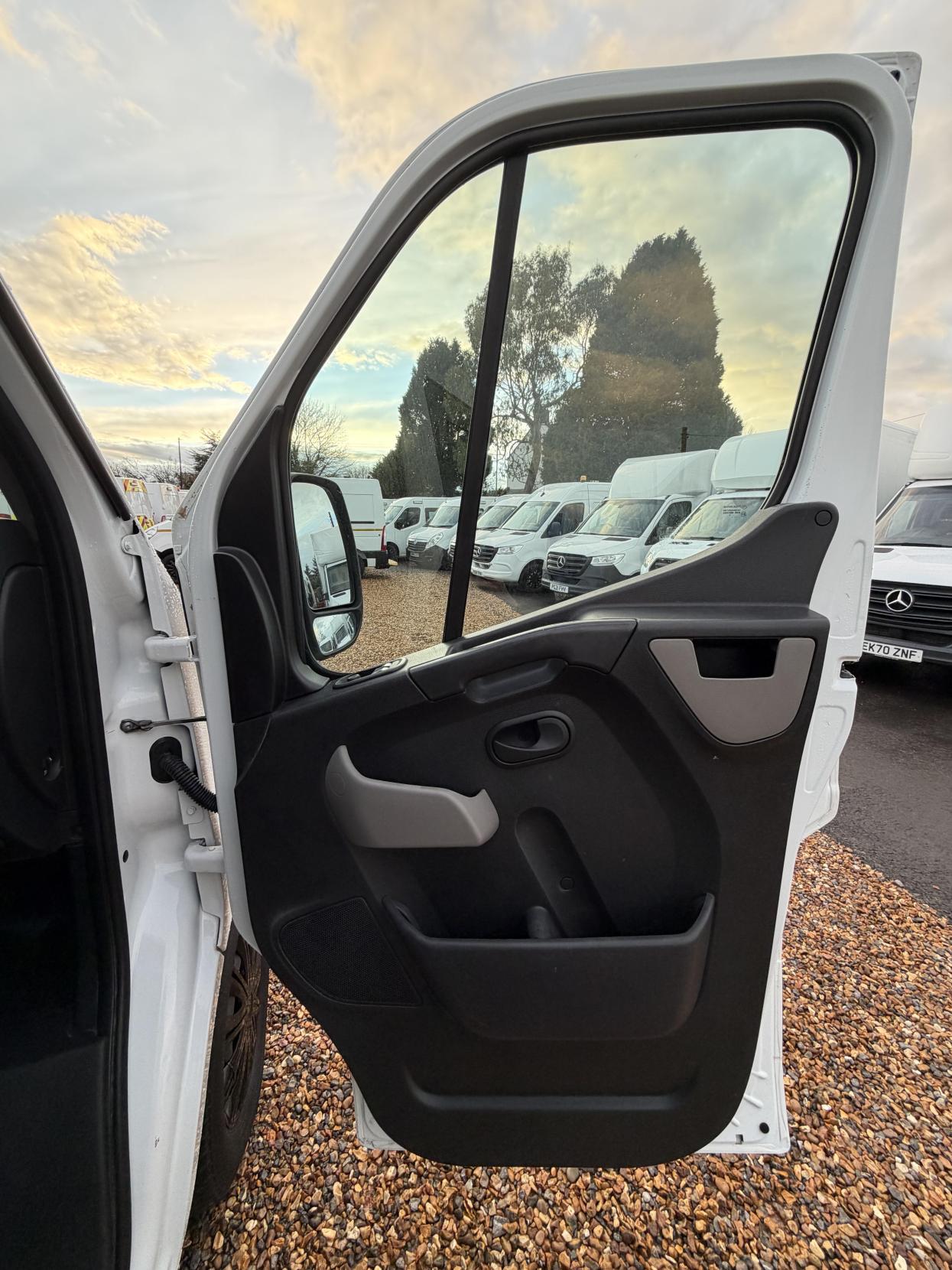 Vauxhall Movano 2.3 CDTi 3500 Panel Van 5dr Diesel Manual FWD L2 H2 Euro 6 (130 ps)