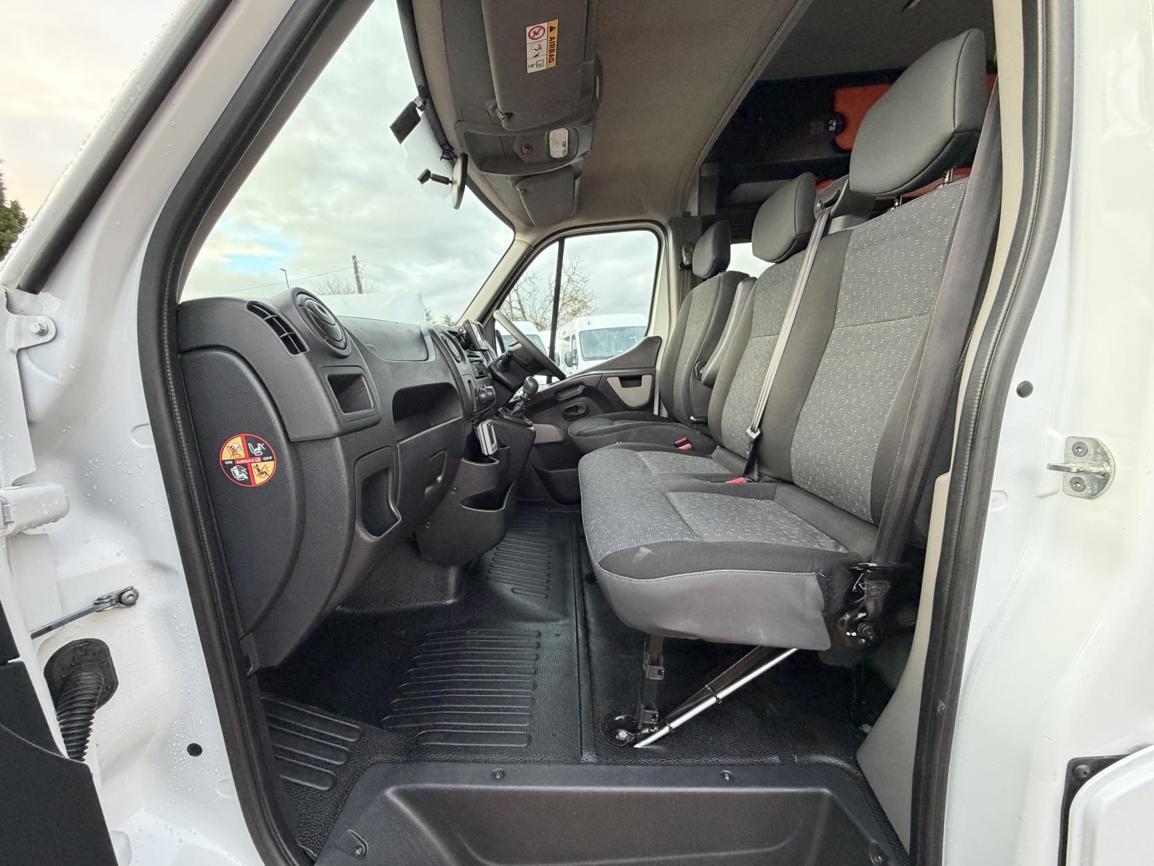 Vauxhall Movano 2.3 CDTi 3500 Panel Van 5dr Diesel Manual FWD L2 H2 Euro 6 (130 ps)