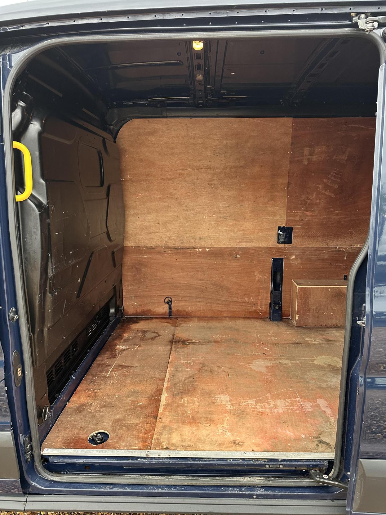 Ford Transit 2.2 TDCi 310 Panel Van 5dr Diesel Manual FWD L2 H2 Euro 5 (125 ps)