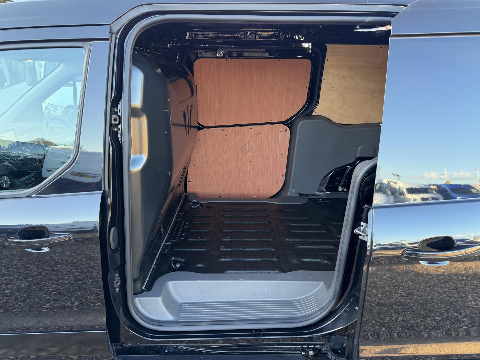 Ford Transit Connect 1.5 250 EcoBlue Limited Panel Van 5dr Diesel Manual L2 Euro 6 (s/s) (120 ps)