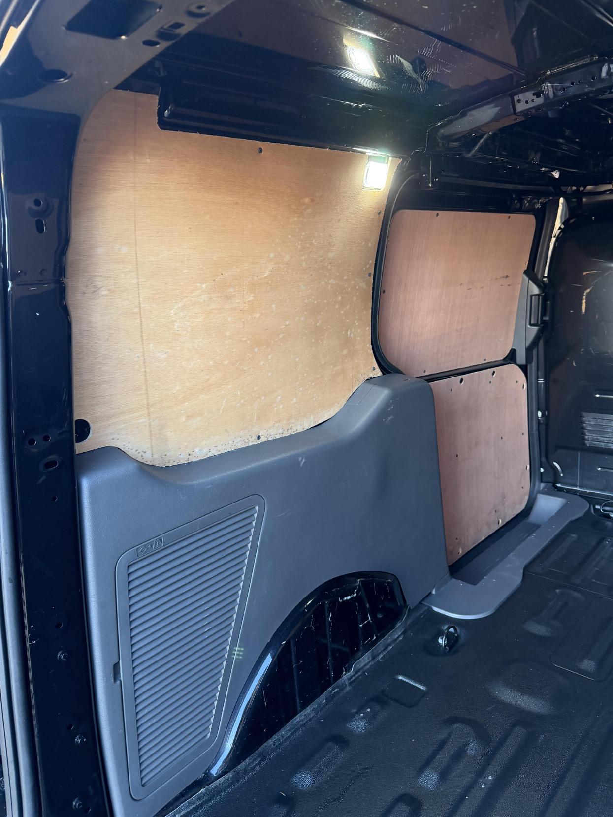 Ford Transit Connect 1.5 250 EcoBlue Limited Panel Van 5dr Diesel Manual L2 Euro 6 (s/s) (120 ps)