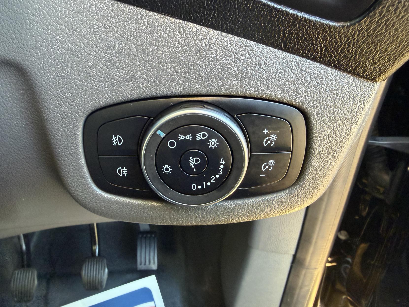 Ford Transit Connect 1.5 250 EcoBlue Limited Panel Van 5dr Diesel Manual L2 Euro 6 (s/s) (120 ps)