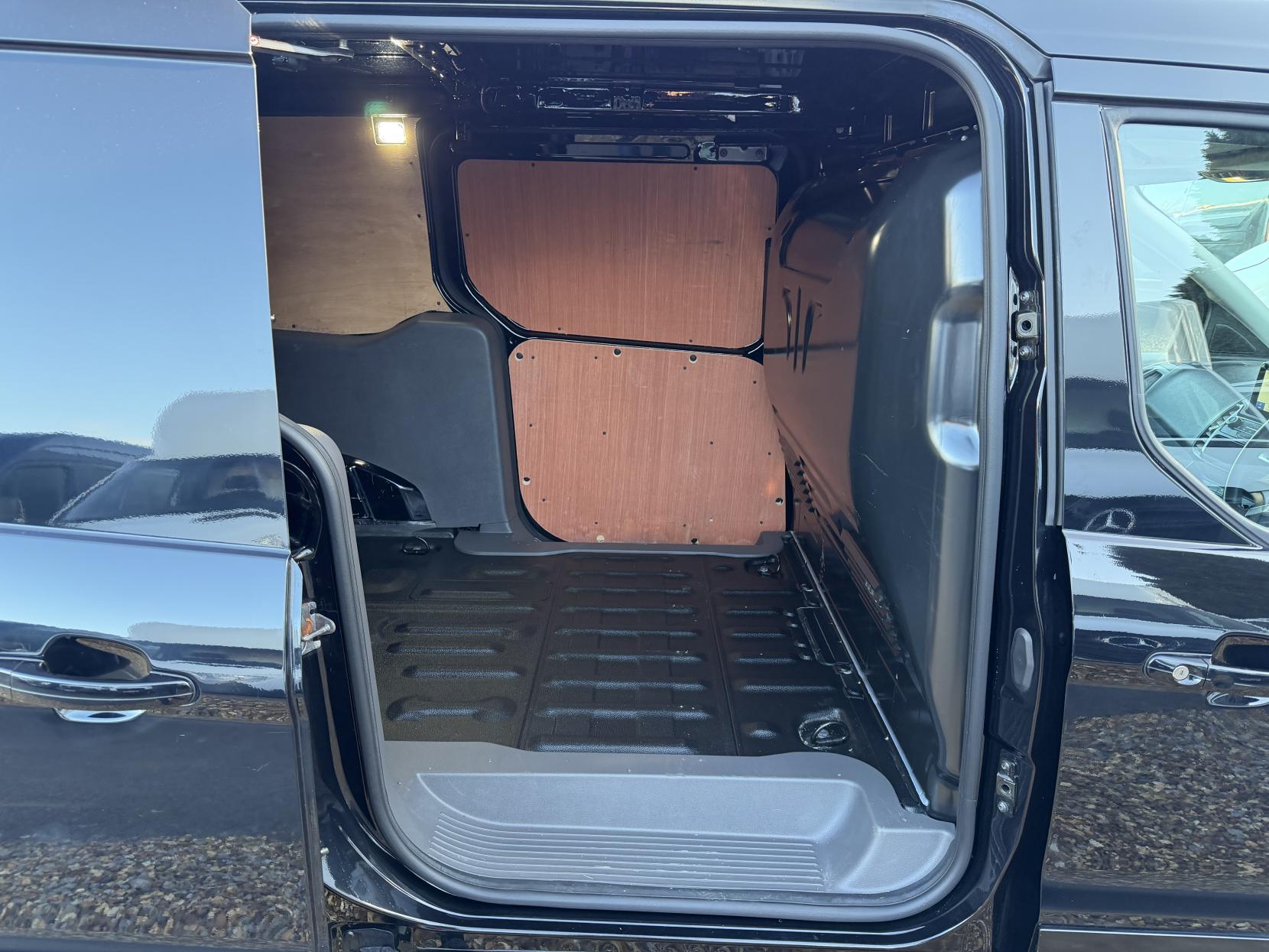 Ford Transit Connect 1.5 250 EcoBlue Limited Panel Van 5dr Diesel Manual L2 Euro 6 (s/s) (120 ps)