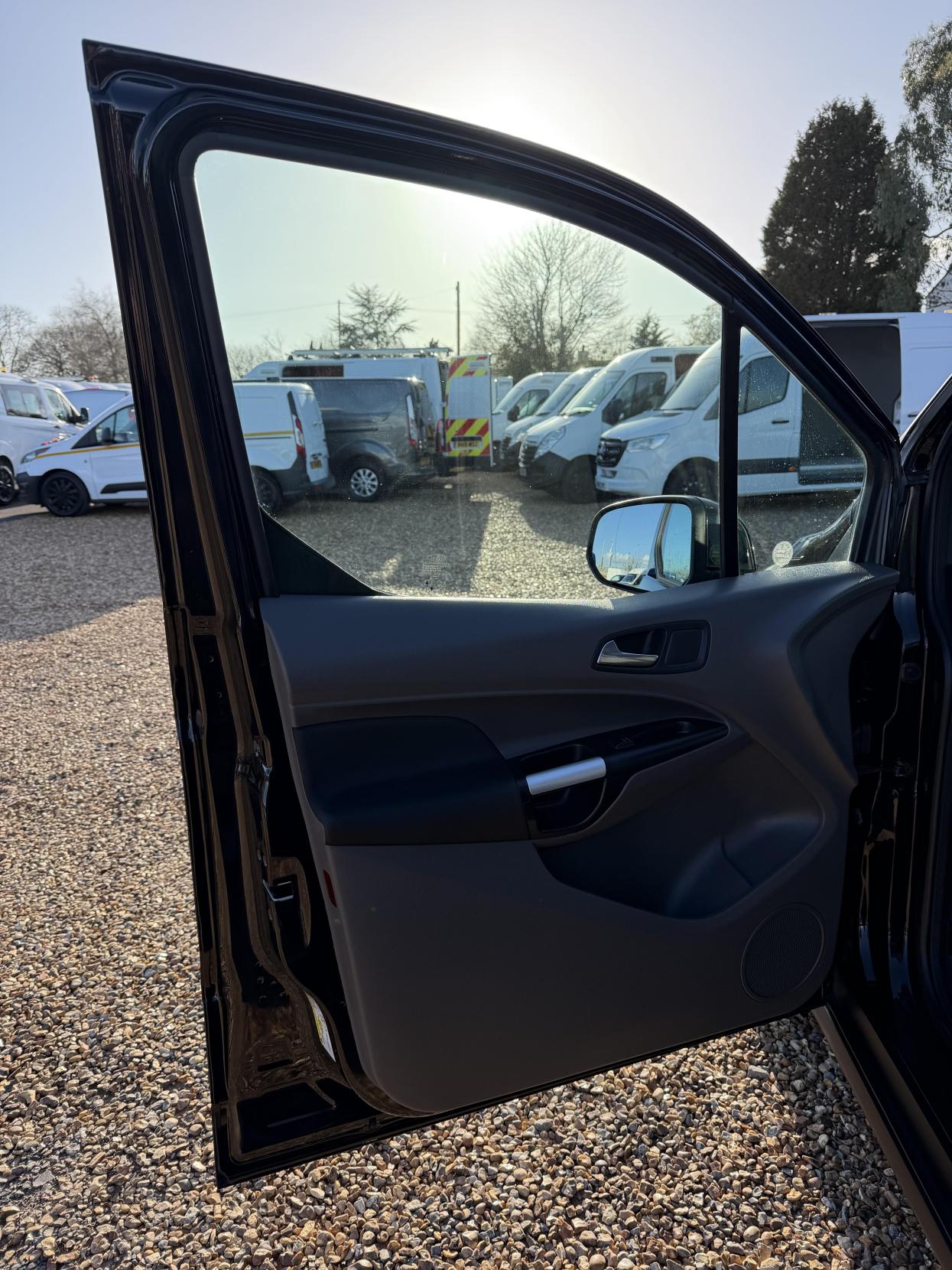 Ford Transit Connect 1.5 250 EcoBlue Limited Panel Van 5dr Diesel Manual L2 Euro 6 (s/s) (120 ps)