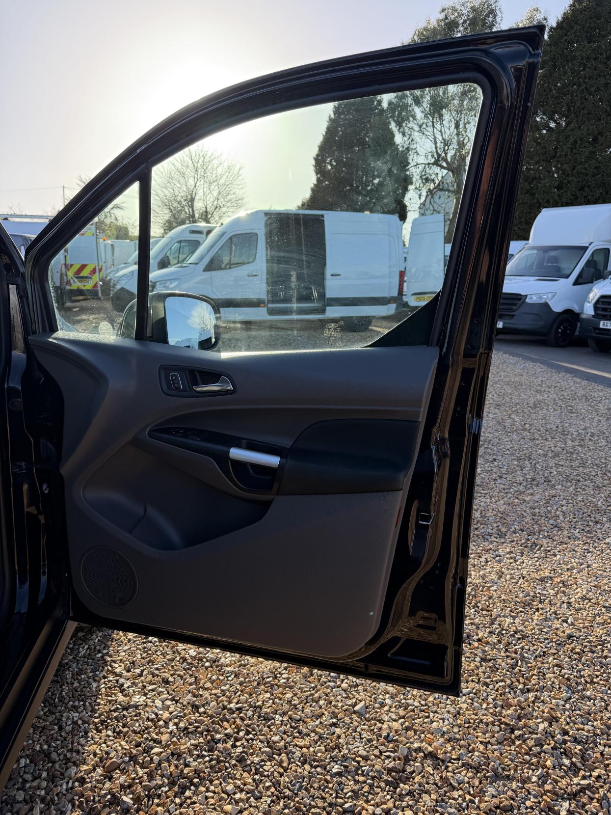 Ford Transit Connect 1.5 250 EcoBlue Limited Panel Van 5dr Diesel Manual L2 Euro 6 (s/s) (120 ps)