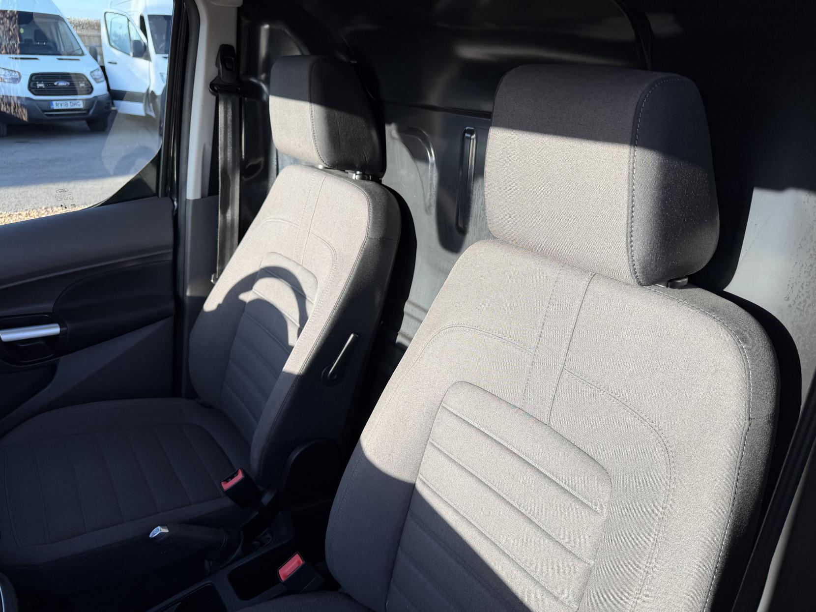 Ford Transit Connect 1.5 250 EcoBlue Limited Panel Van 5dr Diesel Manual L2 Euro 6 (s/s) (120 ps)