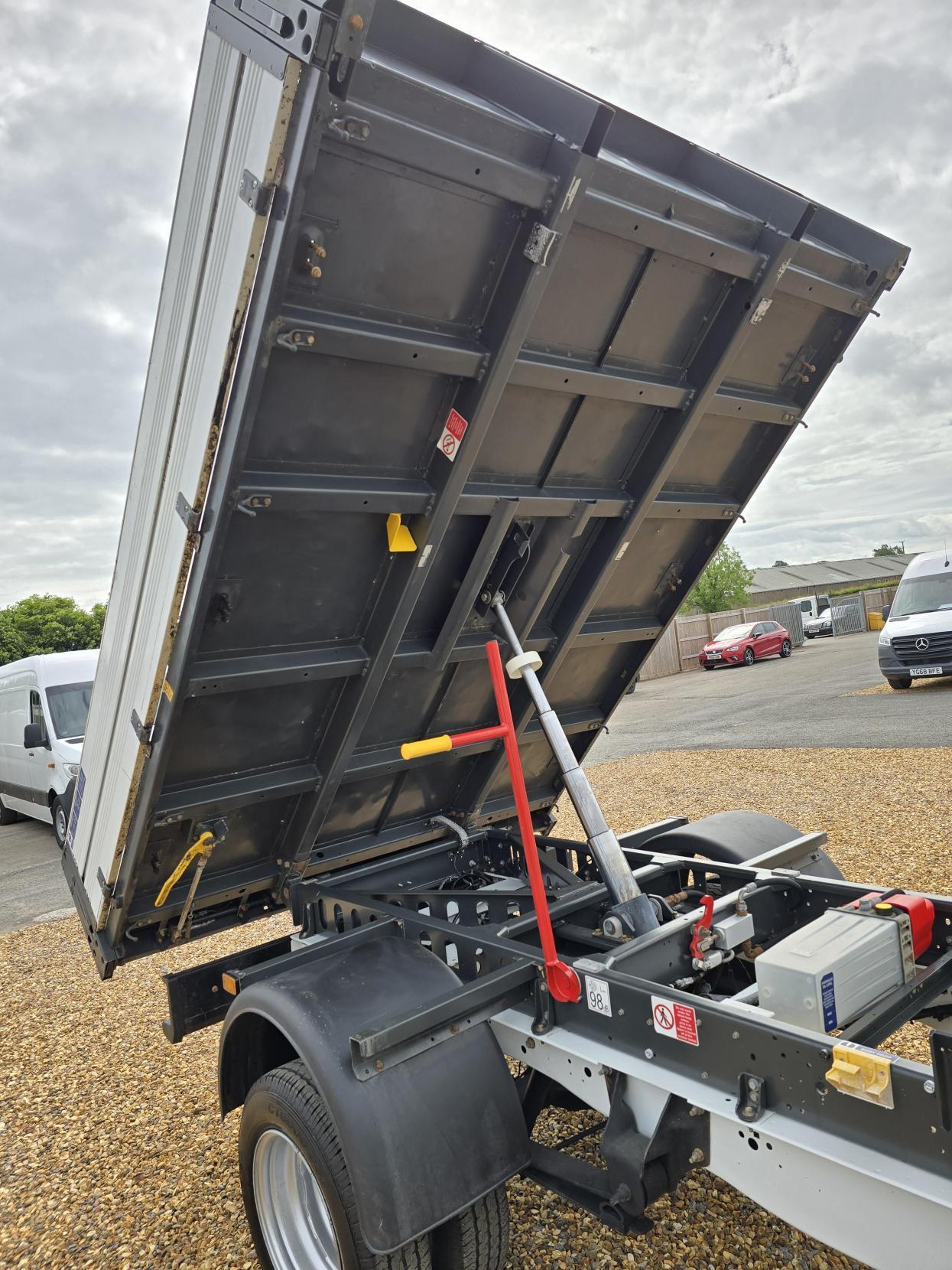 Ford Transit 2.0 350 EcoBlue Leader Tipper 2dr Diesel Manual RWD L3 Euro 6 (s/s) (1-Way, 1-Stop, Tool Pod) (130 ps)