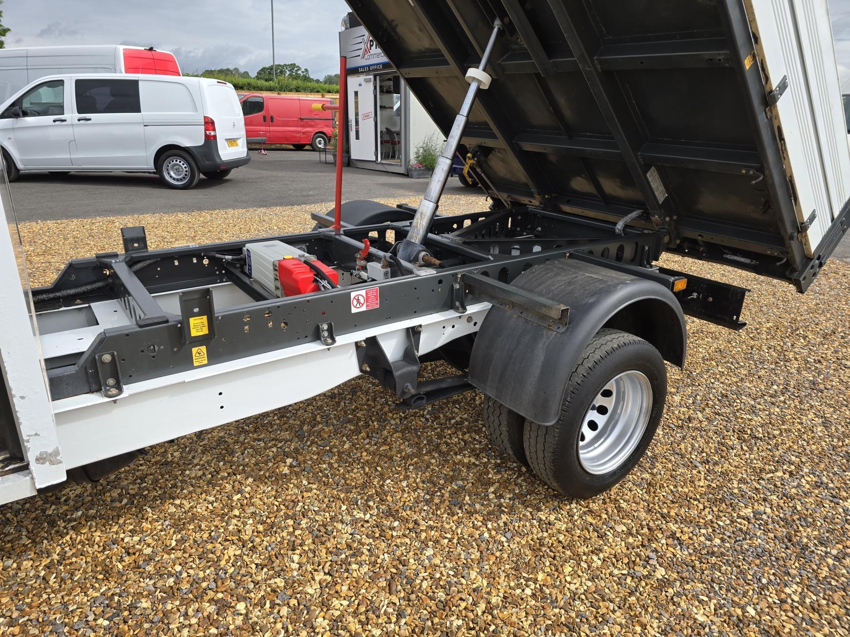 Ford Transit 2.0 350 EcoBlue Leader Tipper 2dr Diesel Manual RWD L3 Euro 6 (s/s) (1-Way, 1-Stop, Tool Pod) (130 ps)