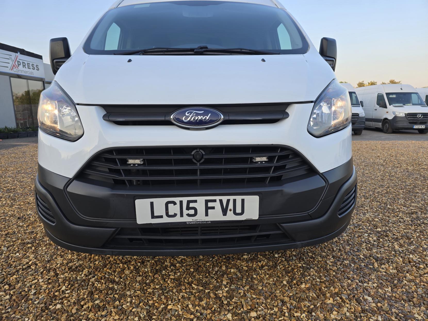 Ford Transit Custom 2.2 TDCi 330 Panel Van 5dr Diesel Manual L2 H1 (197 g/km, 123 bhp)